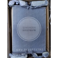 Радіатор охолодження двигуна RVI PREMIUM 05- DXI без рами (в-во DRIVE) Радіатор охолодження двигуна RVI PREMIUM 05- DXI без рами (в-во DRIVE)