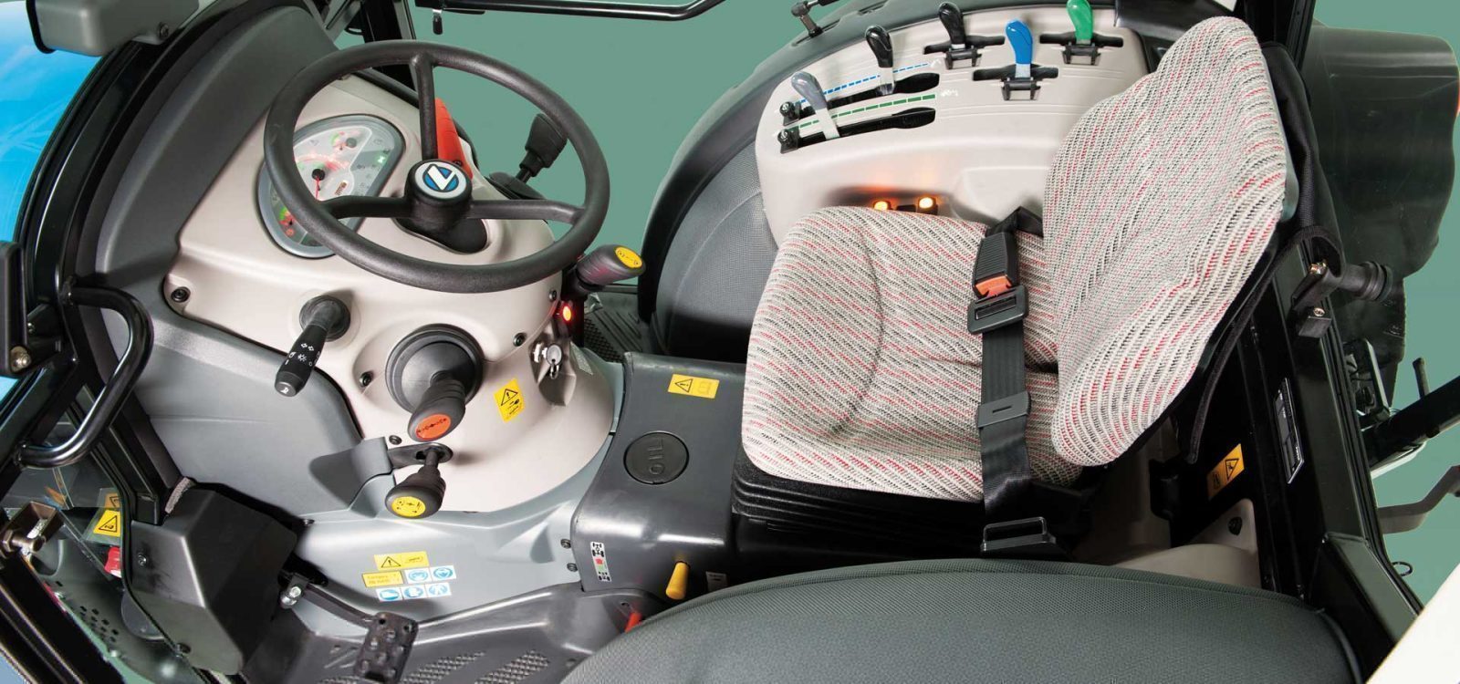 Стандартна кабіна та ROPS