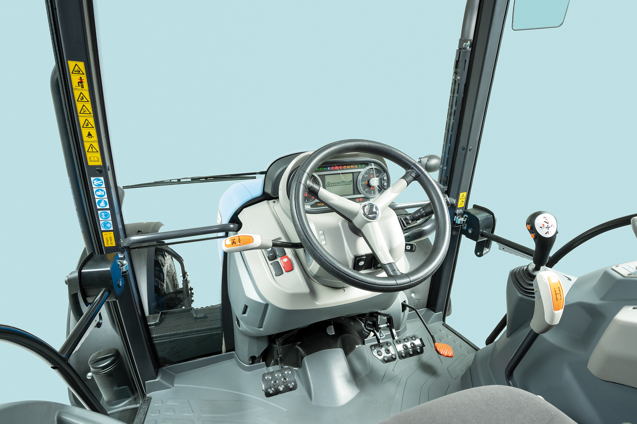 Стандартна кабіна та ROPS